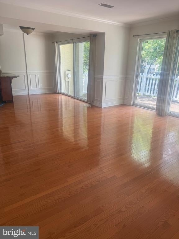 105 Montrose Avenue - Photo 17