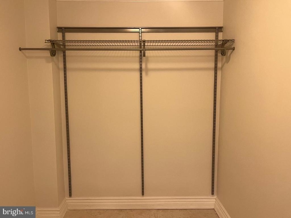 105 Montrose Avenue - Photo 16