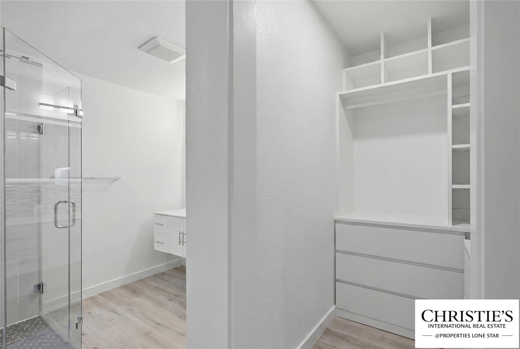 8901 Grandview Dr - Photo 22
