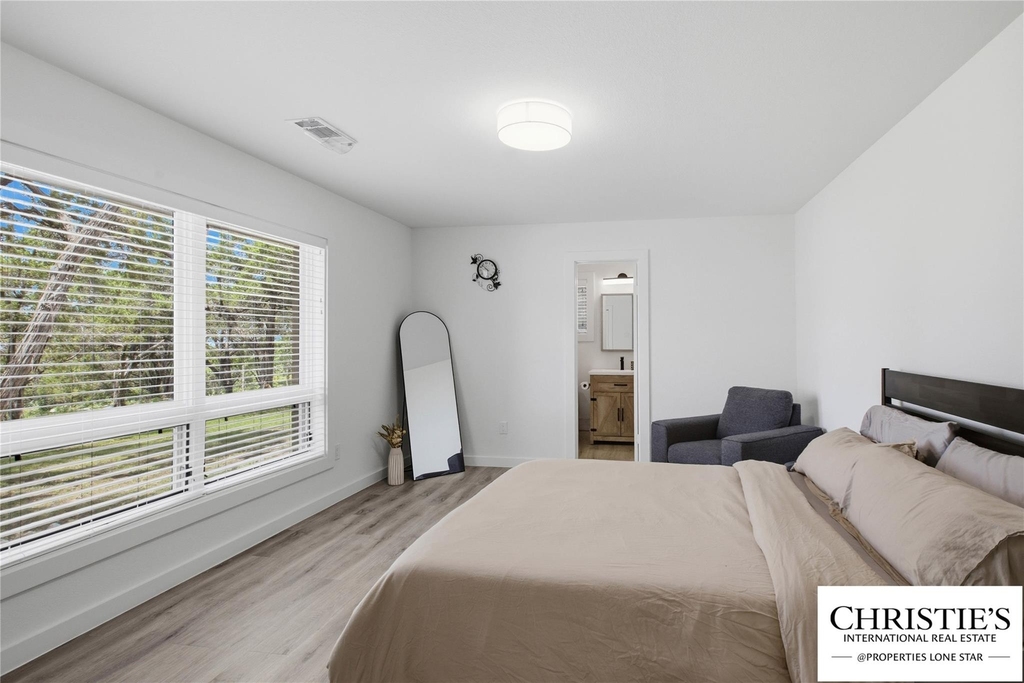 8901 Grandview Dr - Photo 29