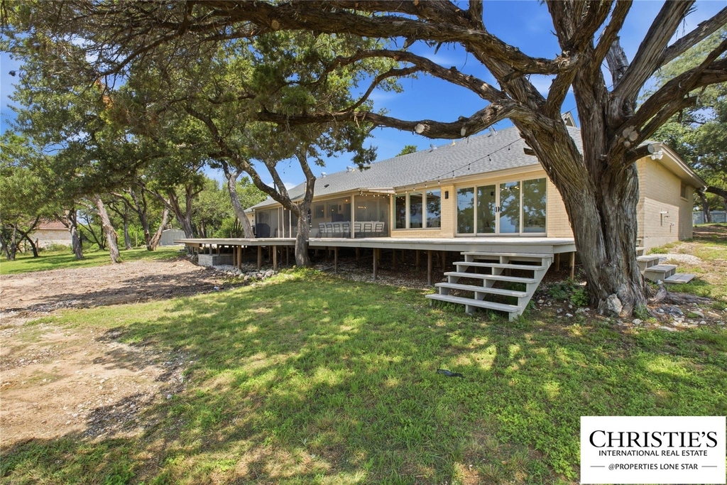 8901 Grandview Dr - Photo 37