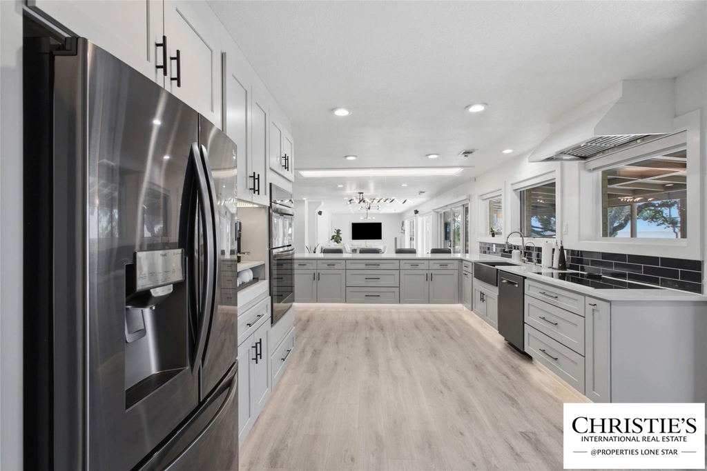 8901 Grandview Dr - Photo 7