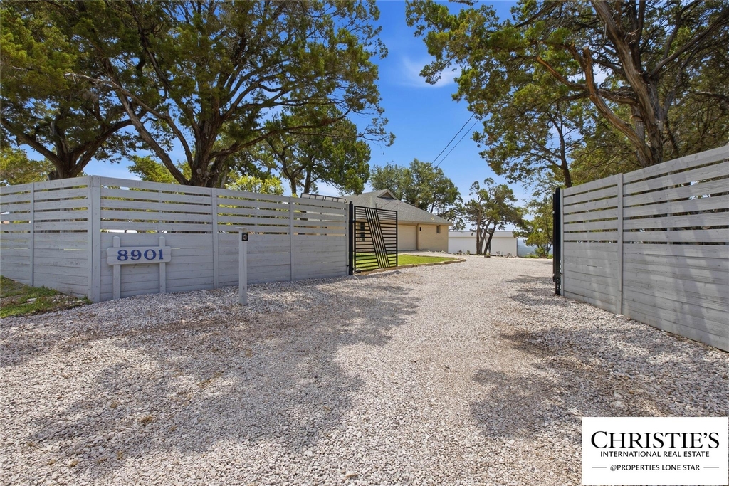 8901 Grandview Dr - Photo 2