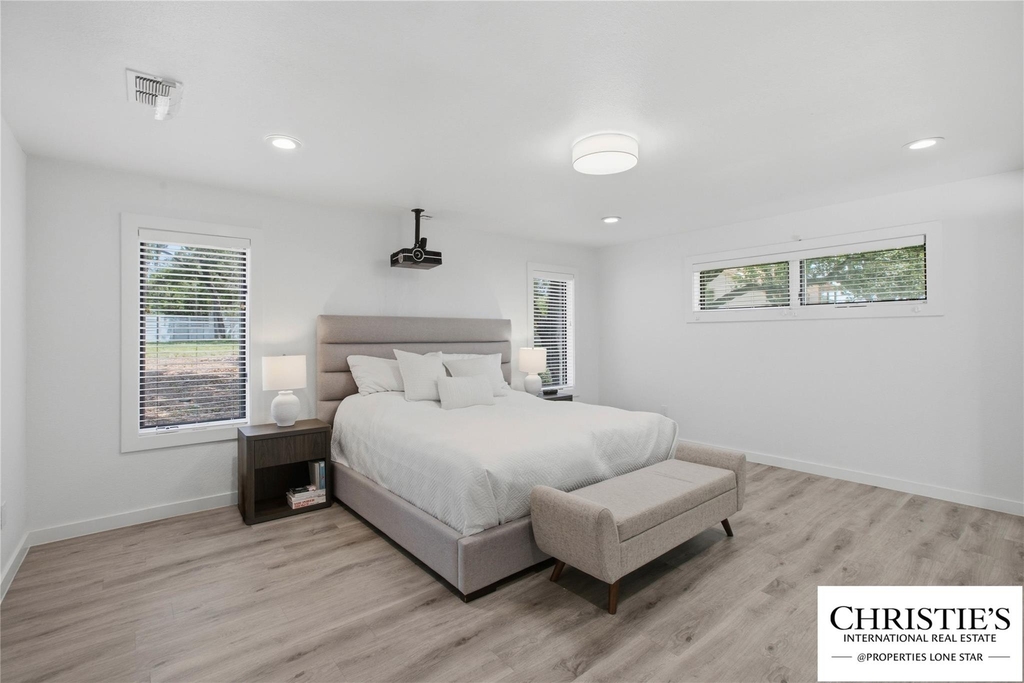8901 Grandview Dr - Photo 20