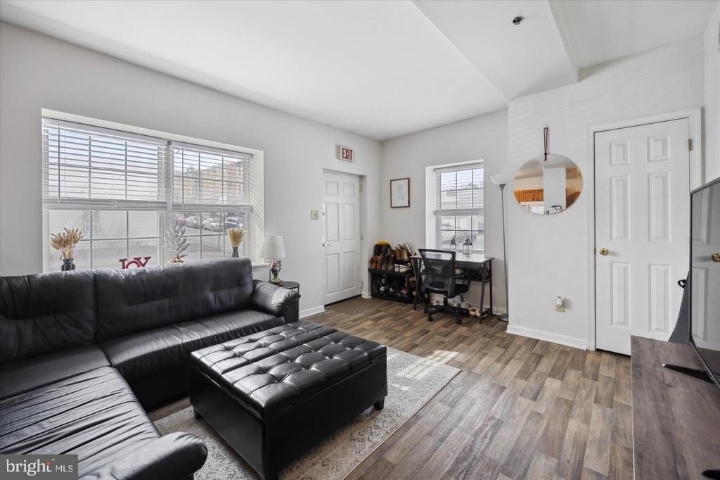 301 N Darlington Street - Photo 2