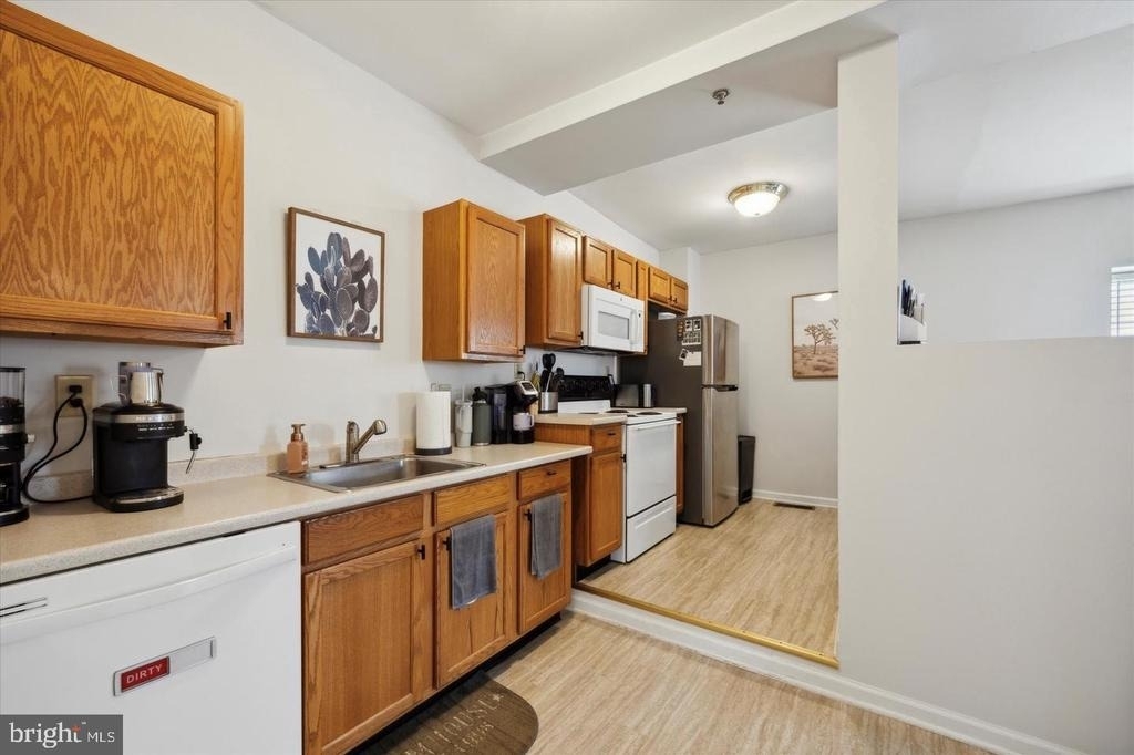 301 N Darlington Street - Photo 4