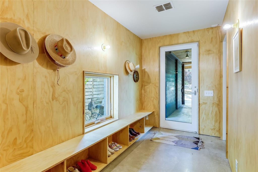 2000 Kenwood Ave - Photo 4