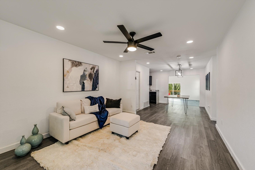 6913 Shannon Dr - Photo 2