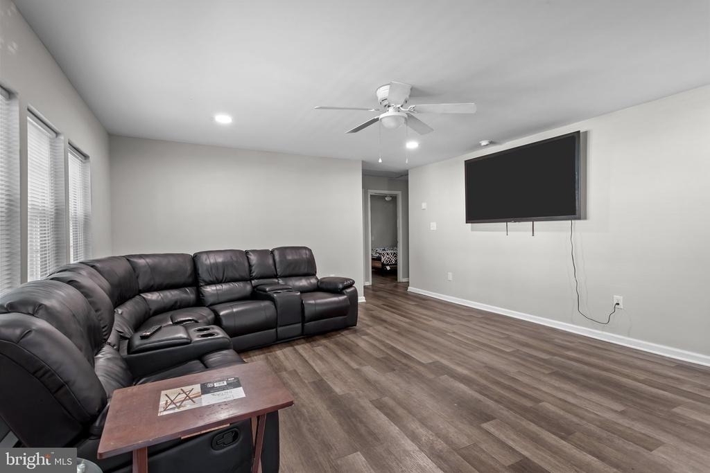 609 Winder - Photo 10