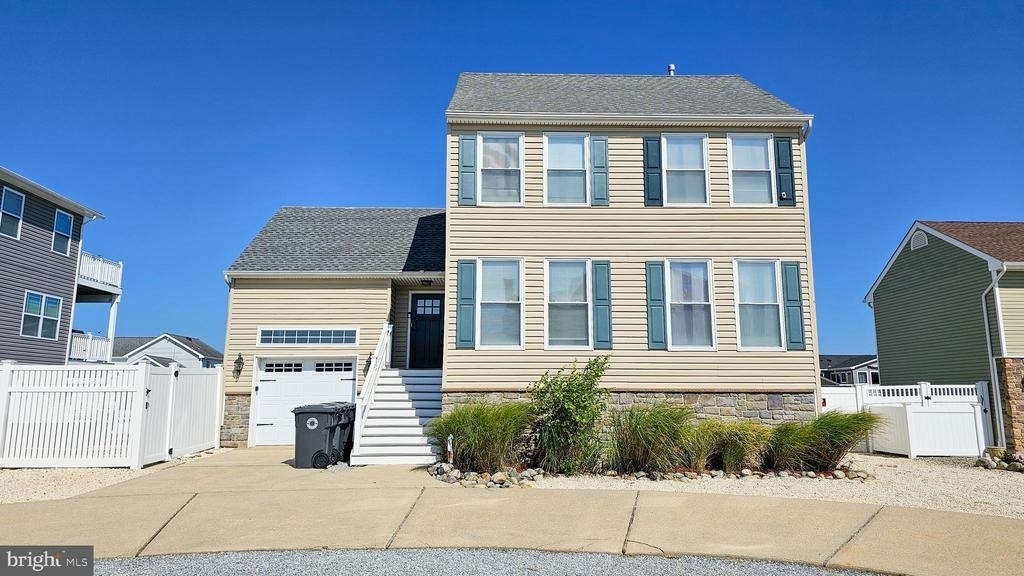105 Peter Road - Photo 0
