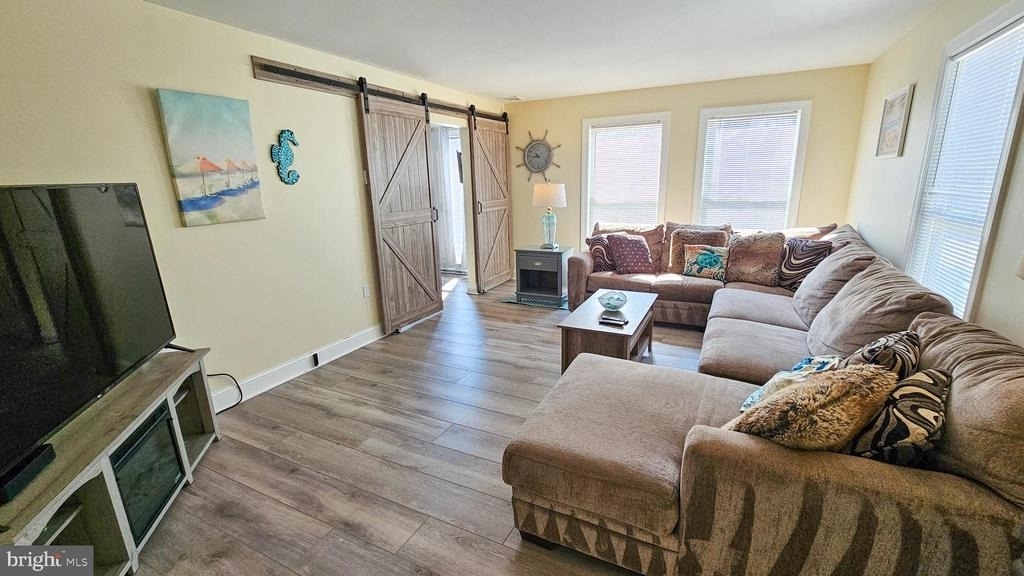 105 Peter Road - Photo 5