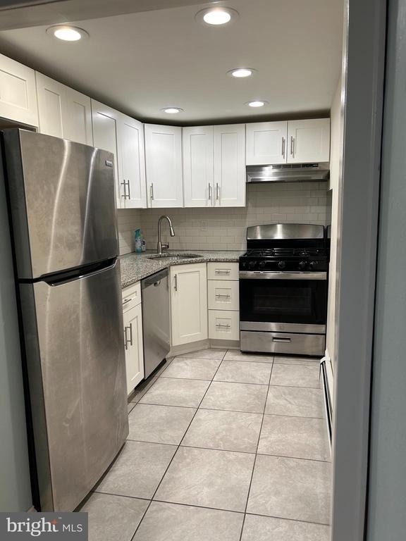 345 Nassau Street - Photo 2