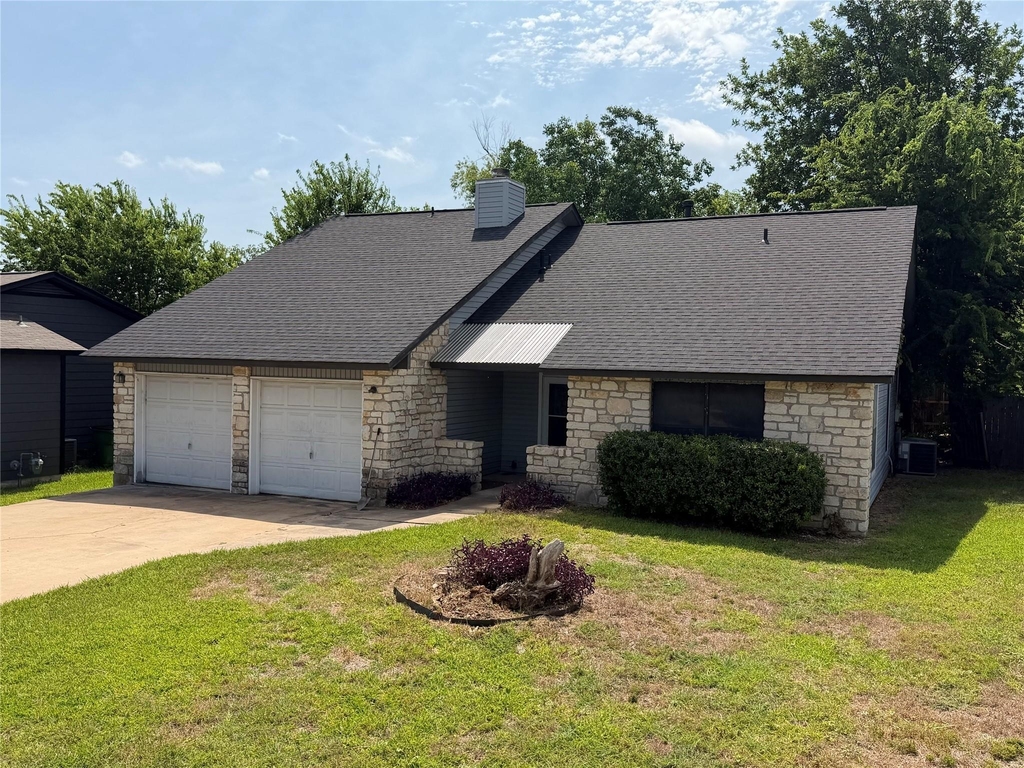 1503 Windsong Trl - Photo 1