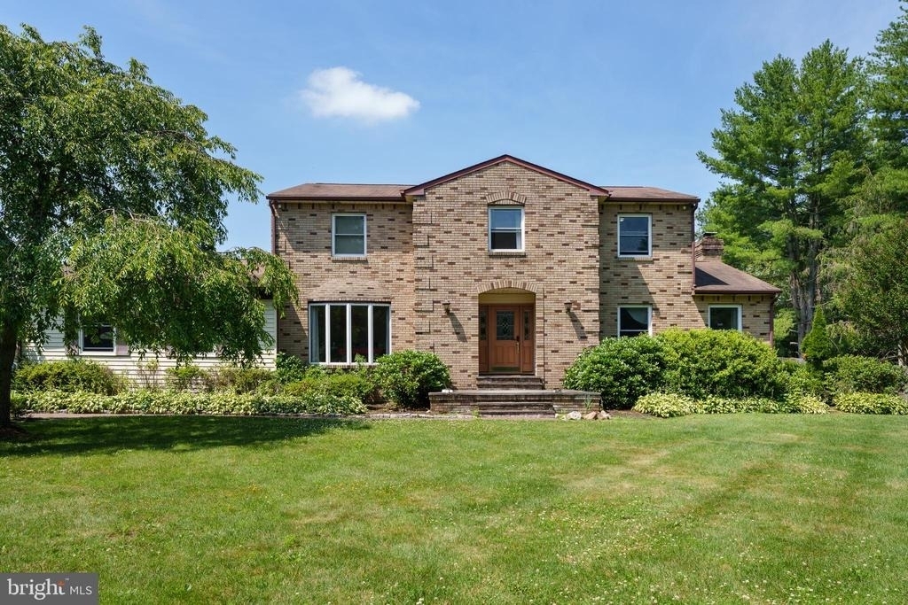 193 Lawrenceville Pennington - Photo 0