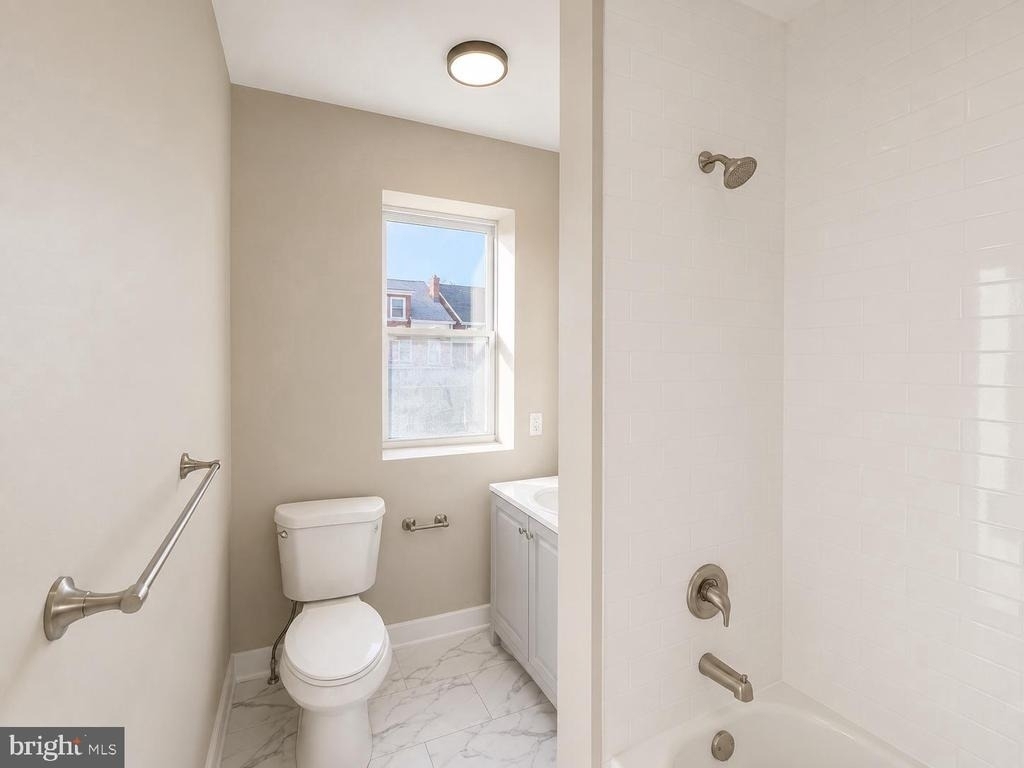 28 N Anderson Street - Photo 4