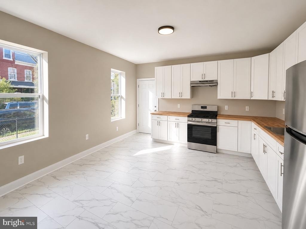 28 N Anderson Street - Photo 1
