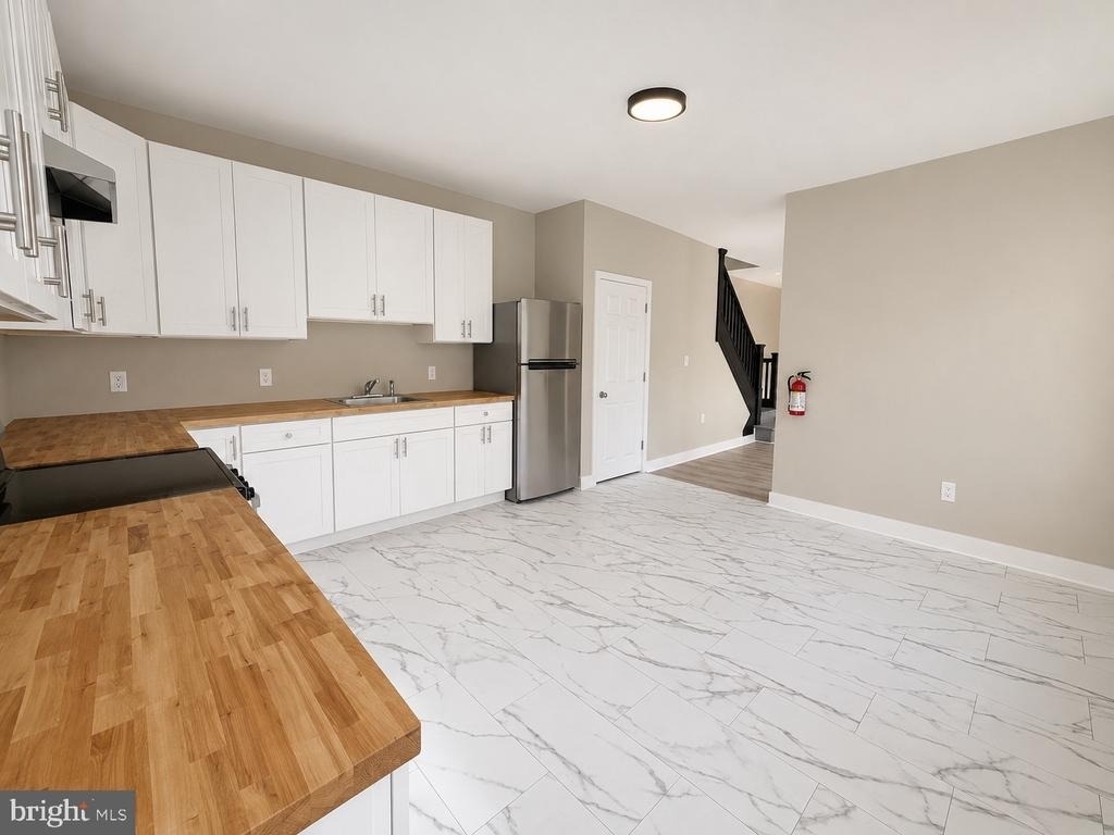 28 N Anderson Street - Photo 2