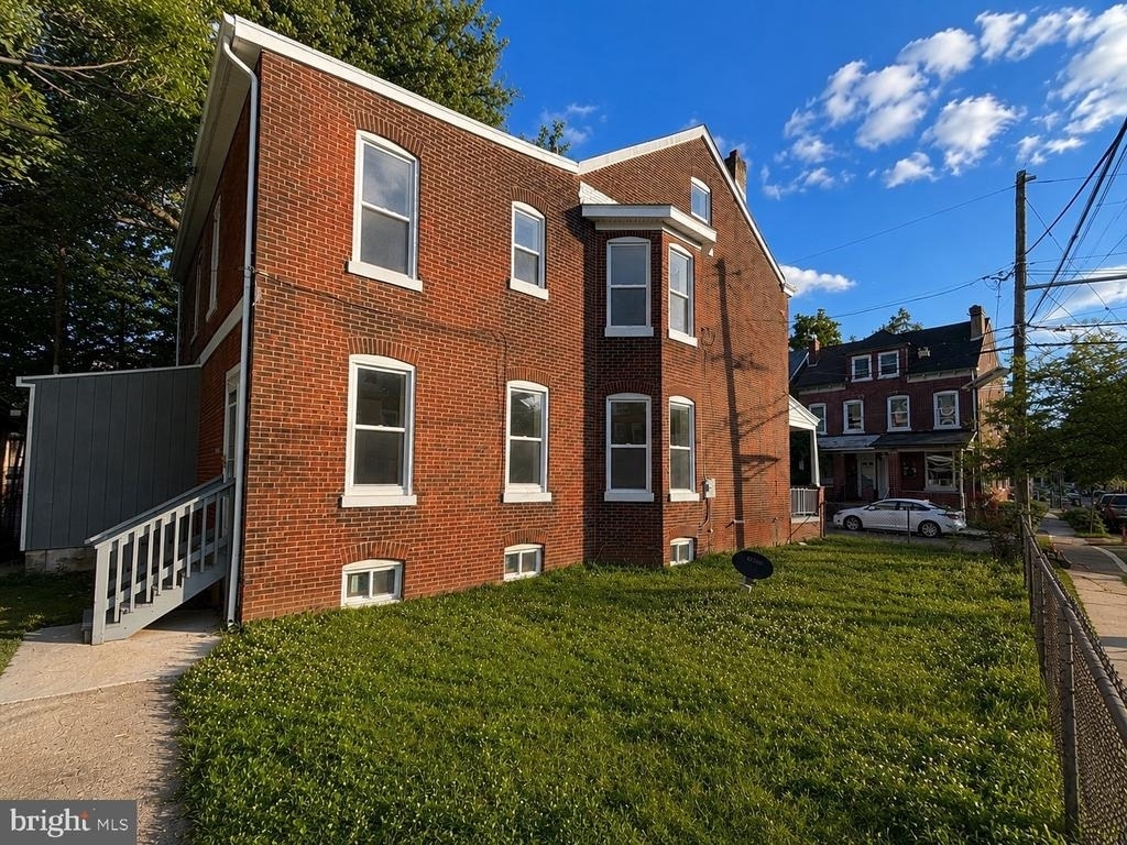28 N Anderson Street - Photo 7