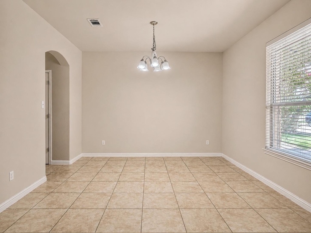 210 Arrowhead Trl - Photo 5