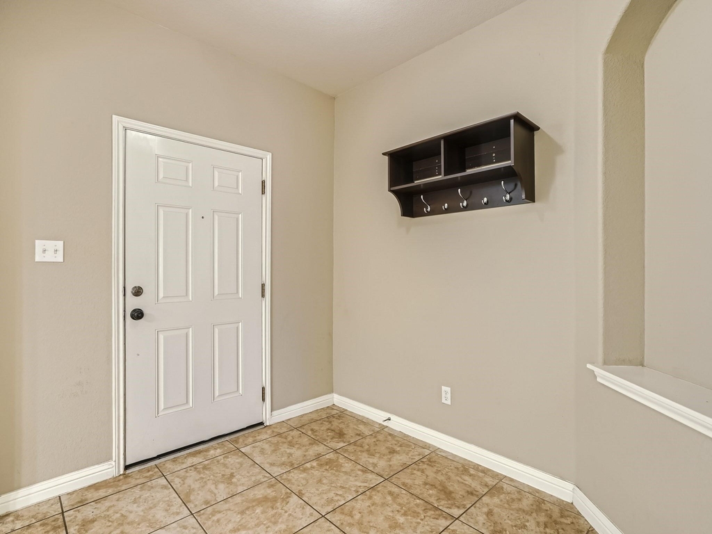 210 Arrowhead Trl - Photo 3