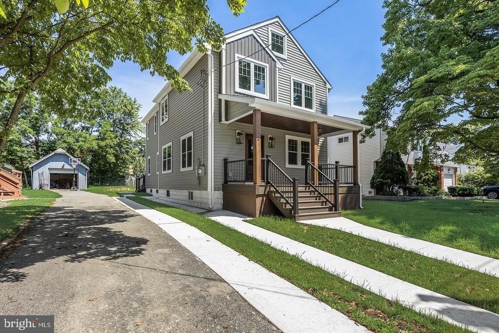 1833 W High Street - Photo 1