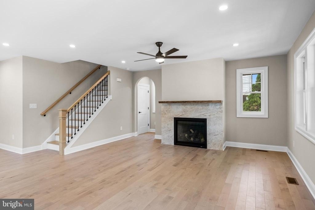 1833 W High Street - Photo 3
