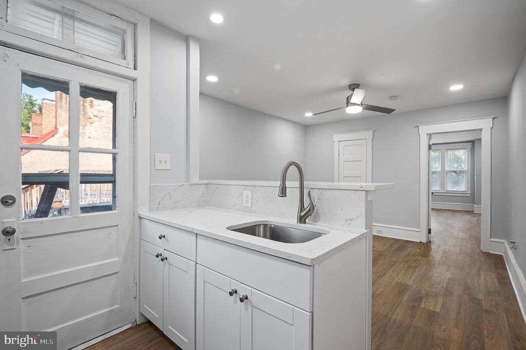 221 Kings Hwy E - Photo 6