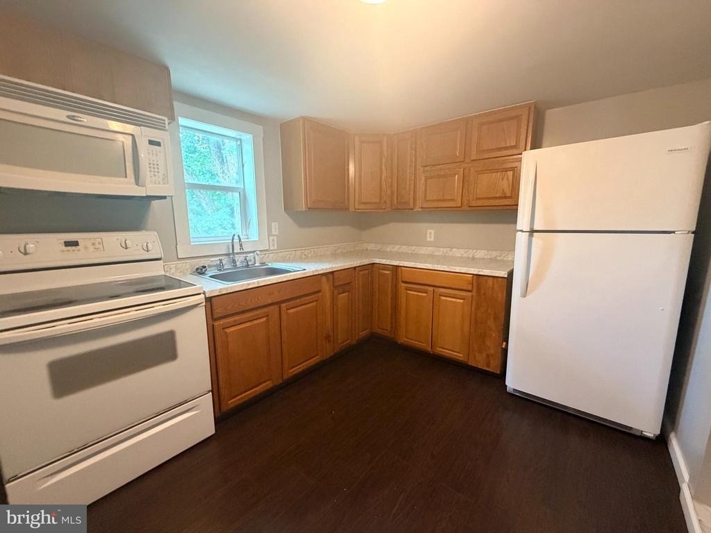 125 E Main Street - Photo 28