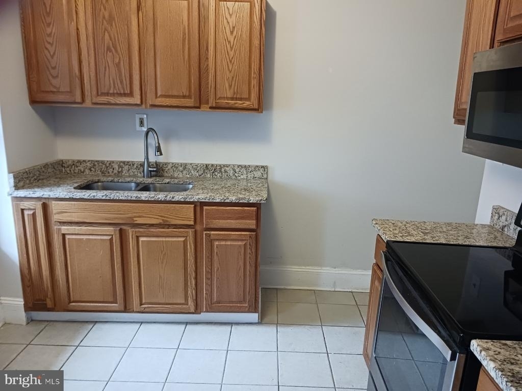 443 N Mulberry Street - Photo 2