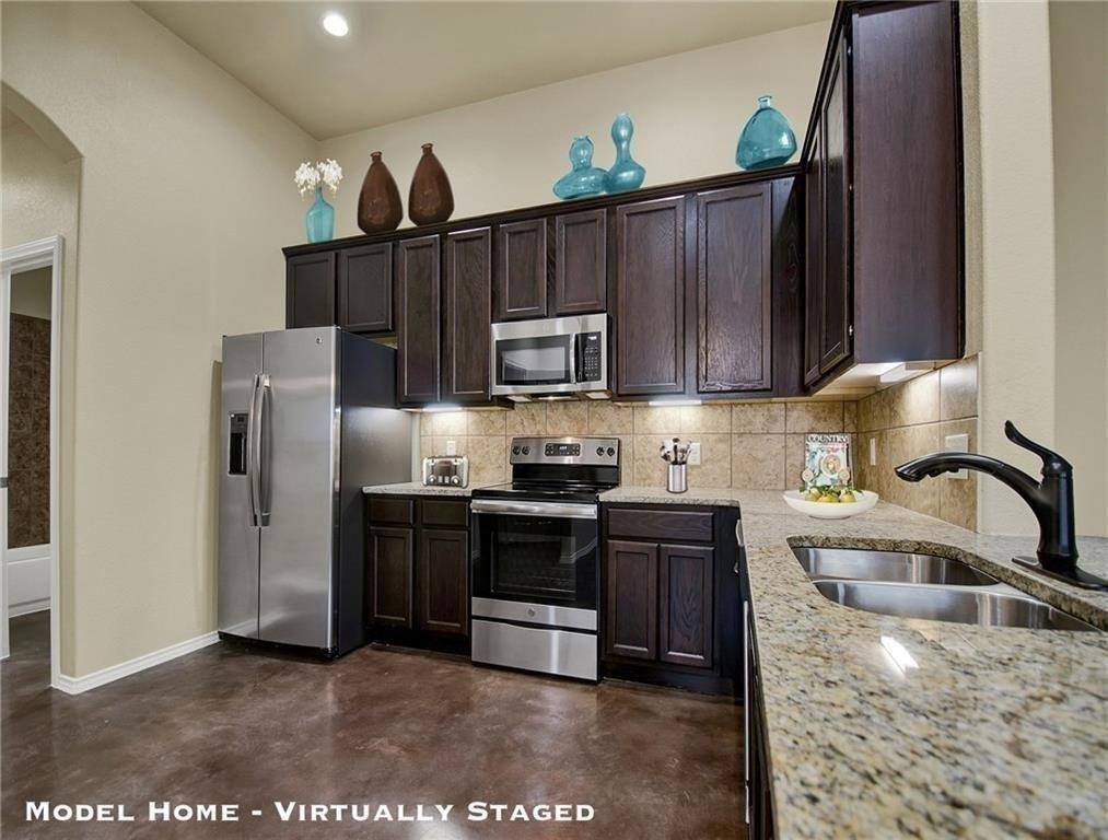 265 Joanne Loop - Photo 5
