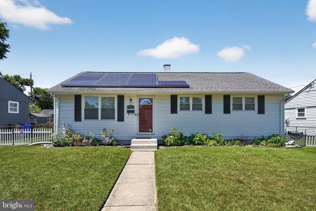 1005 7th Street - Photo 1