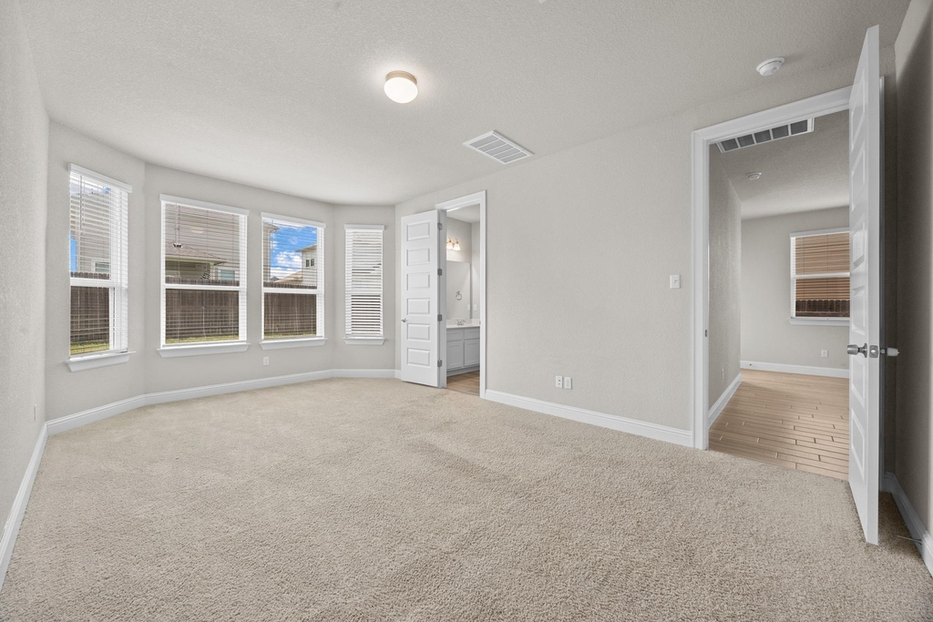 213 Graver St - Photo 11