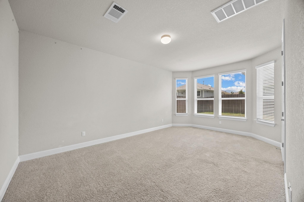 213 Graver St - Photo 10