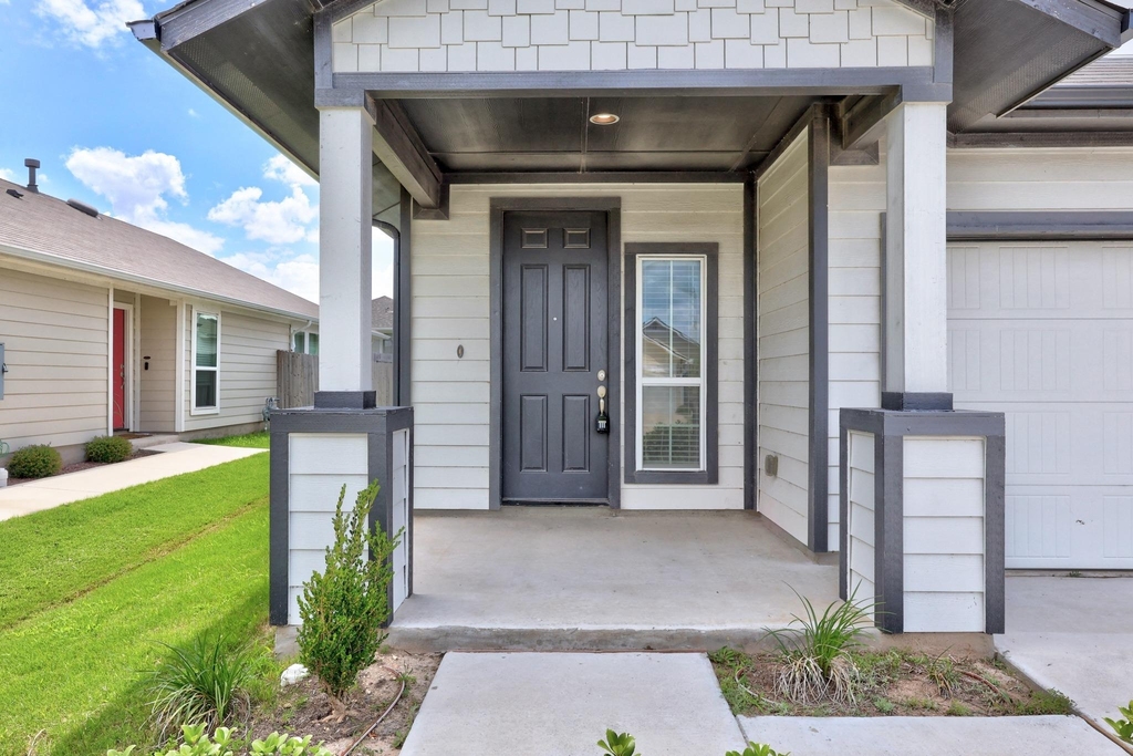 213 Graver St - Photo 1