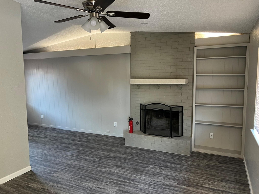 8902 Little Walnut Pkwy - Photo 2
