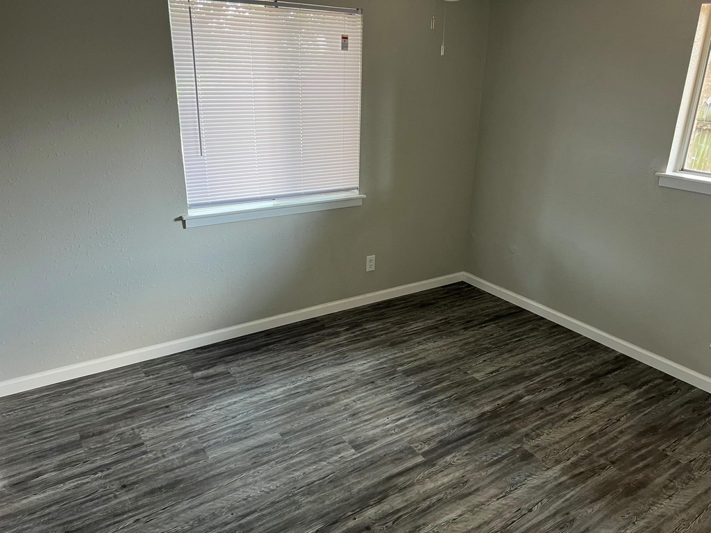 8902 Little Walnut Pkwy - Photo 12