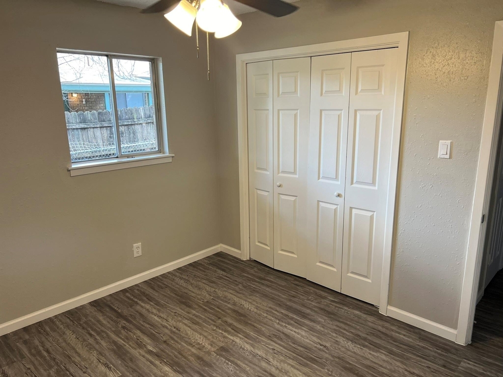 8902 Little Walnut Pkwy - Photo 14