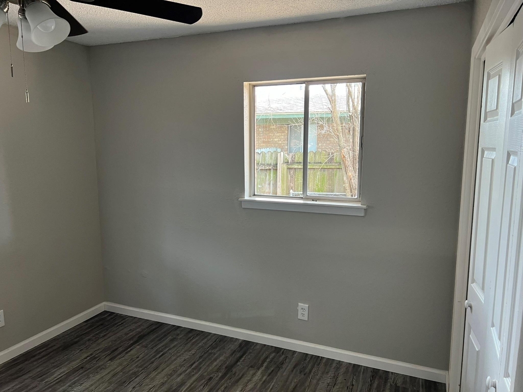 8902 Little Walnut Pkwy - Photo 10
