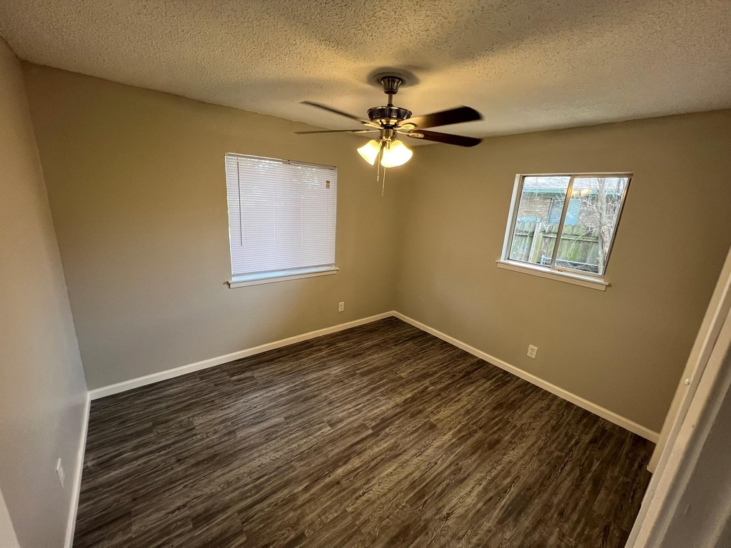 8902 Little Walnut Pkwy - Photo 15