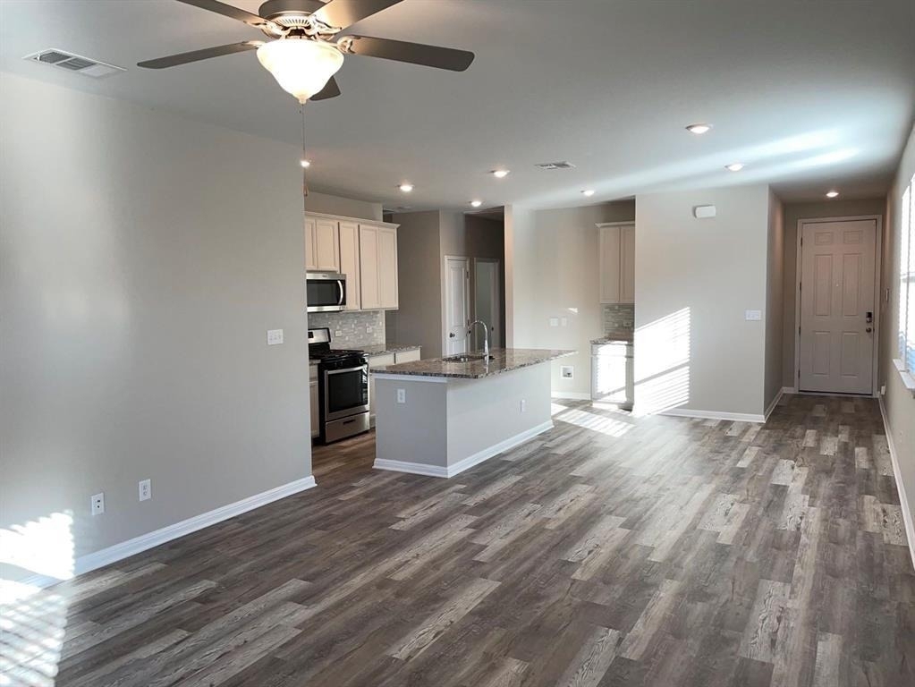 220 Mcfarland St - Photo 2