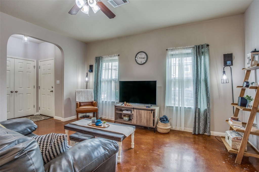 4518 Senda Ln - Photo 2