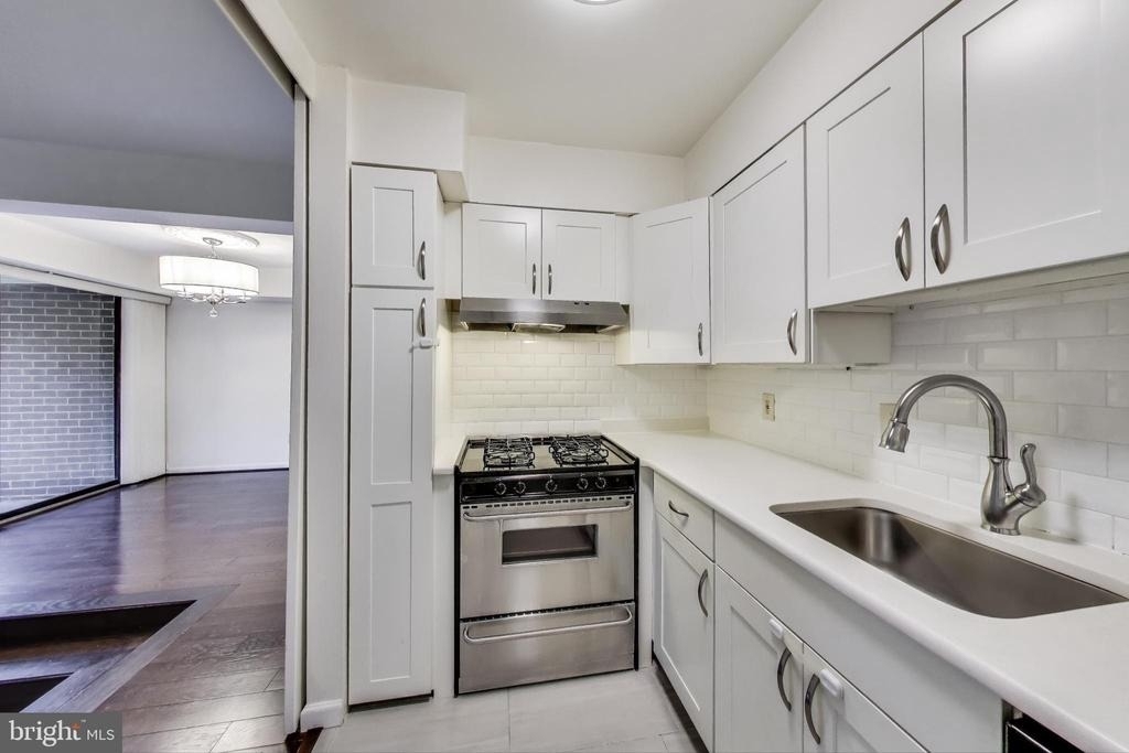 9820 Georgia Avenue - Photo 9