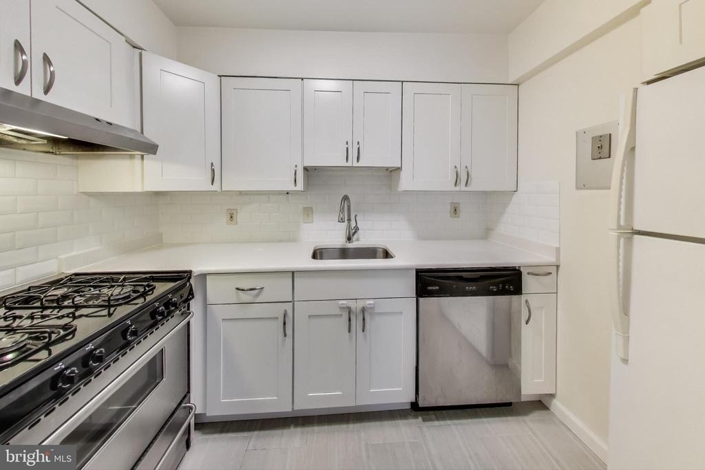 9820 Georgia Avenue - Photo 8