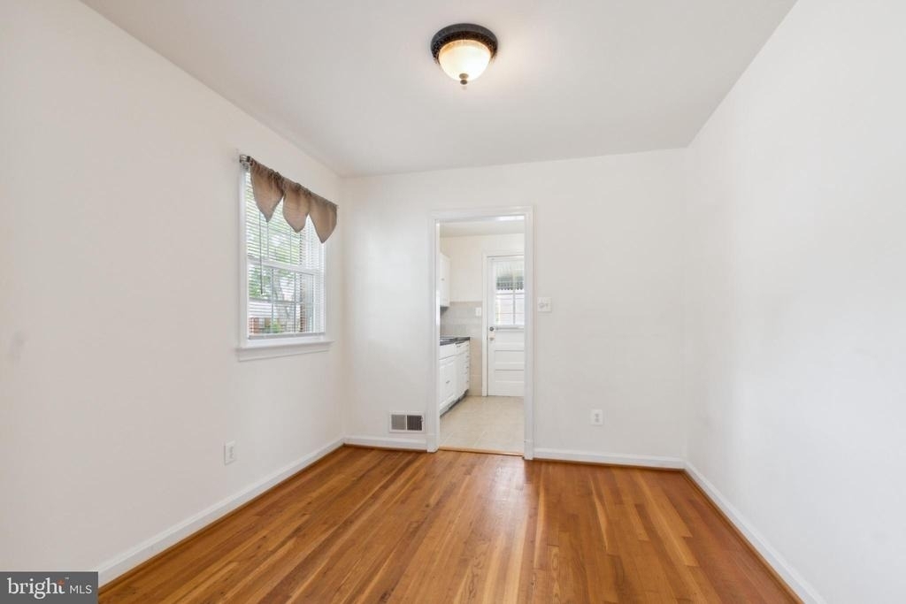 9923 Mayfield Drive - Photo 5