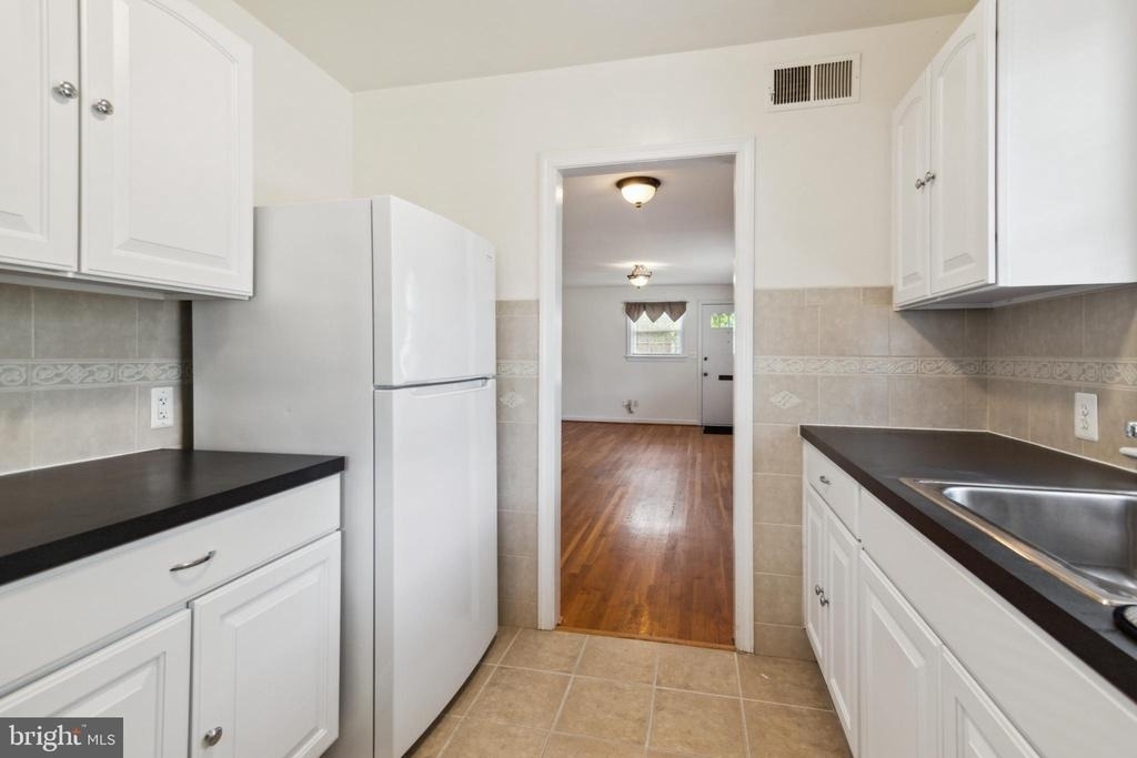 9923 Mayfield Drive - Photo 8