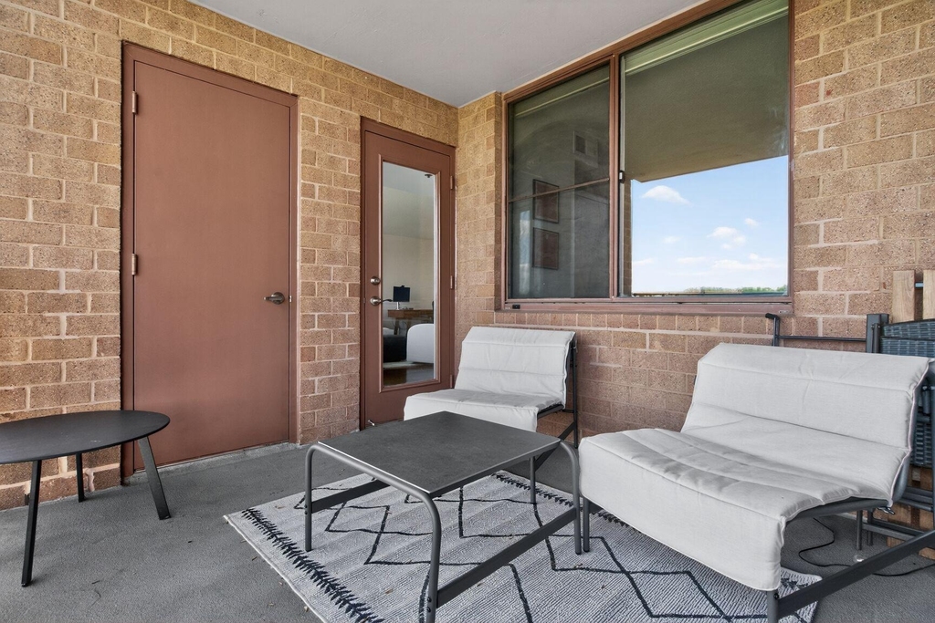 10101 Grosvenor Place - Photo 13