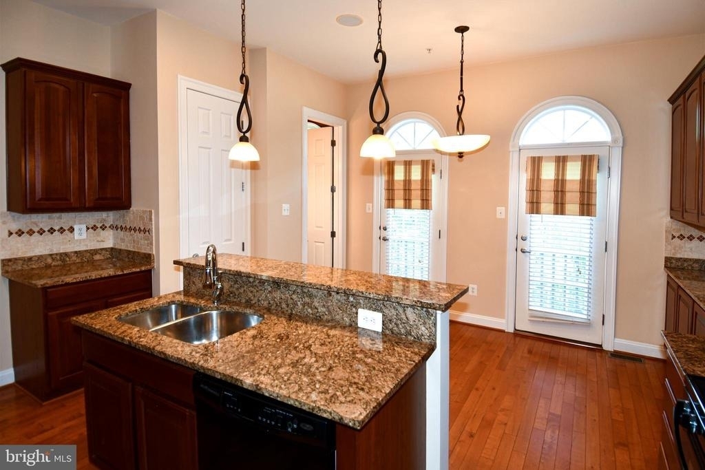 589 Cedar Spring Street - Photo 7