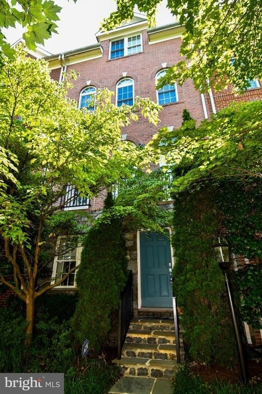 589 Cedar Spring Street - Photo 0