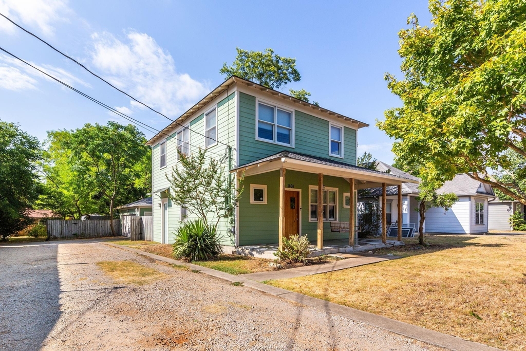 1608 E 19th St - Photo 1
