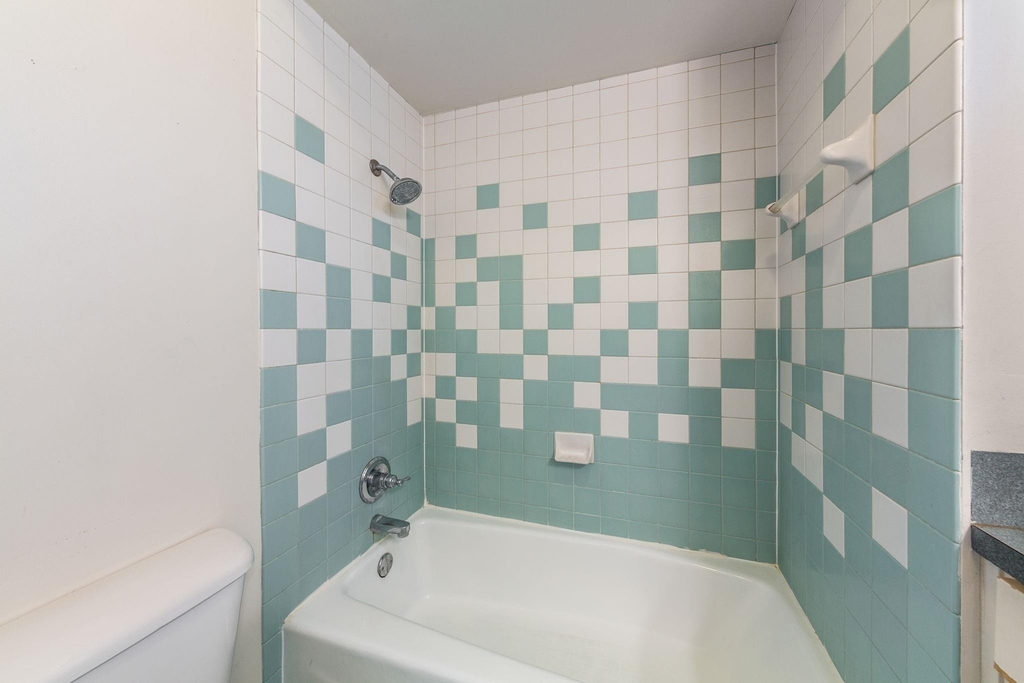 1608 E 19th St - Photo 24